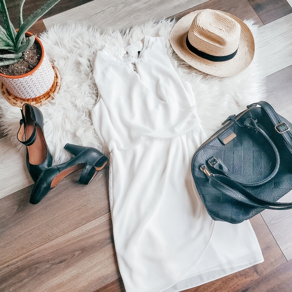 le chateau Dresses & Skirts - Le Château formal dress